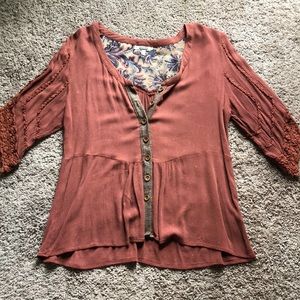 Women’s gimmicks top